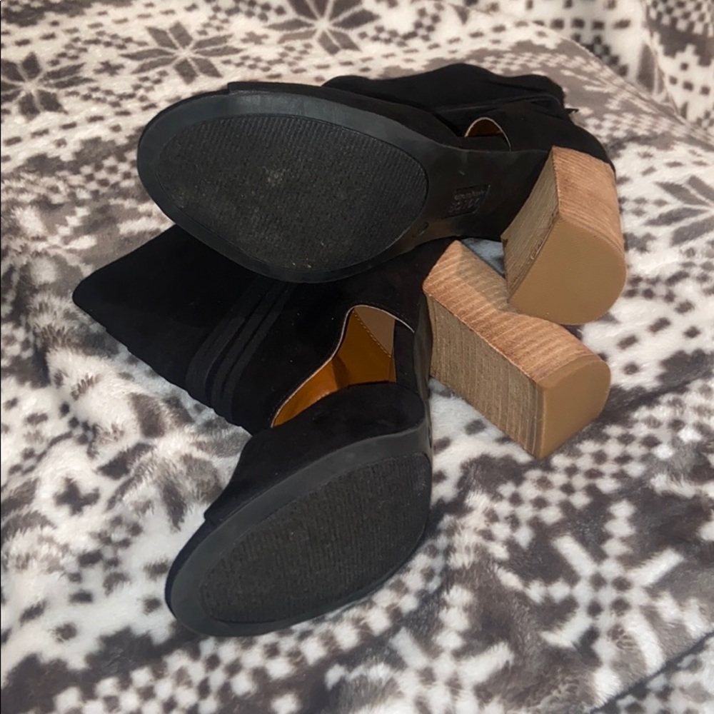 Black Open Toe Ankle Heels - Picture 4 of 6